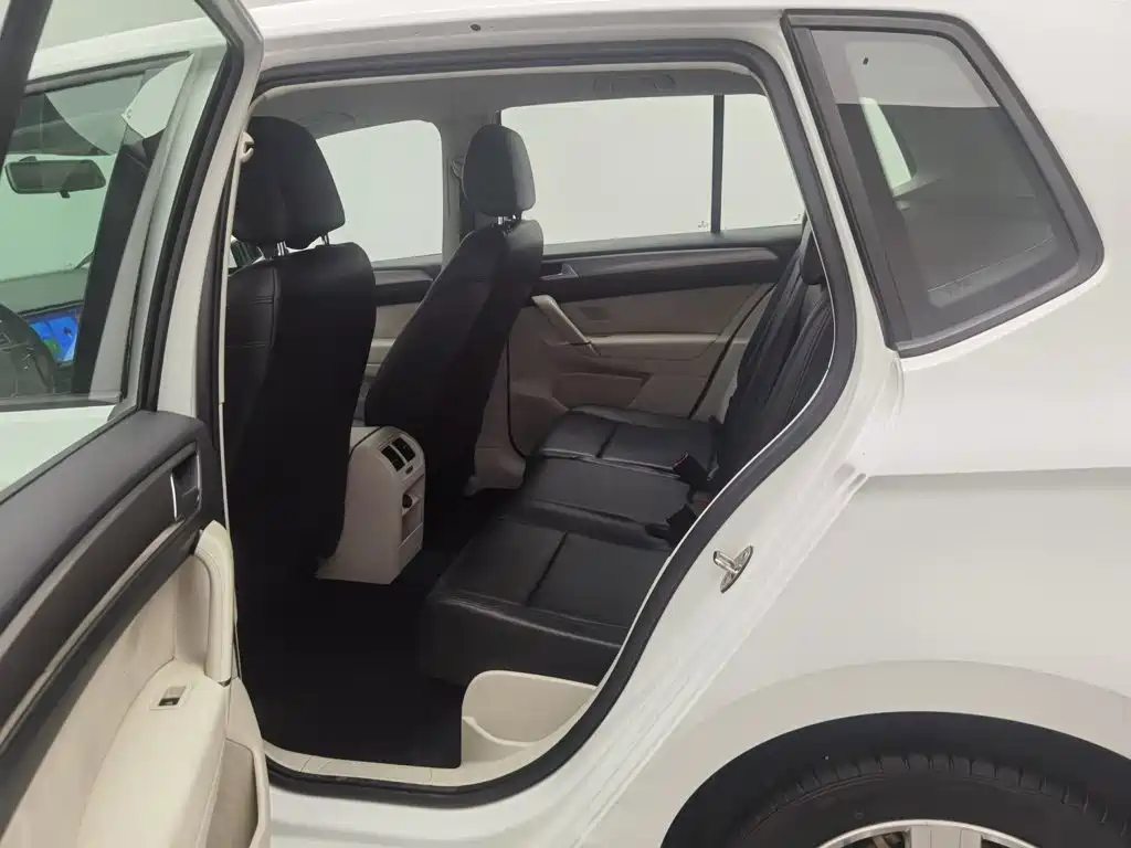 Volkswagen Golf Sportsvan — миниатюра 15