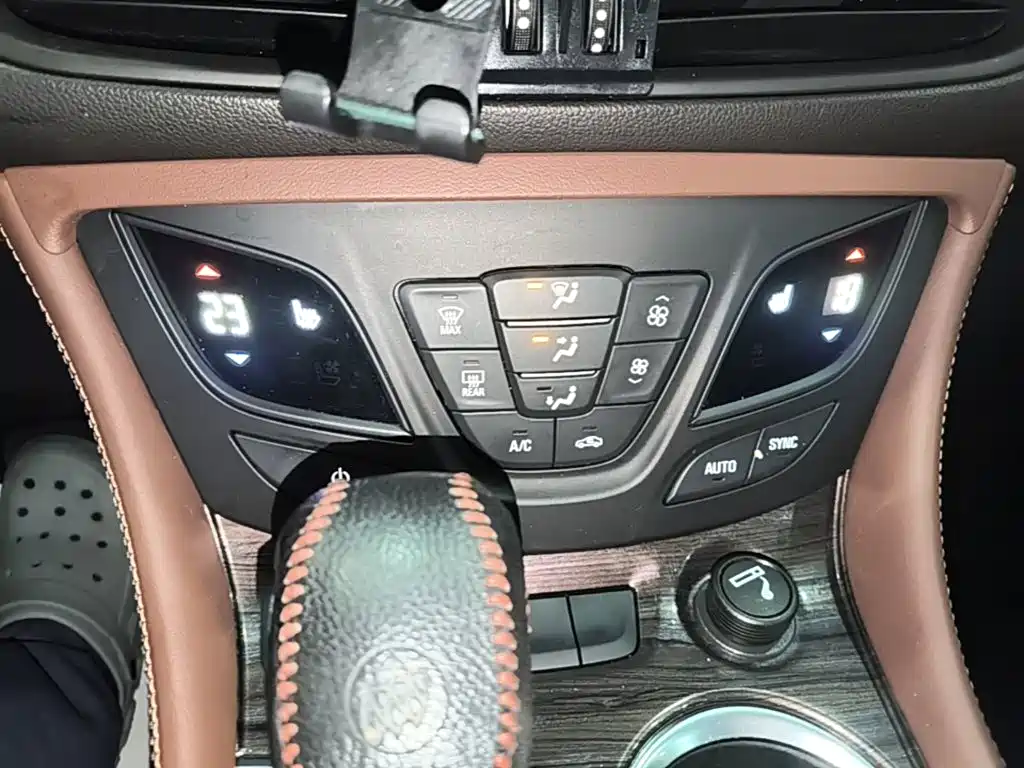 Buick Envision Plus — миниатюра 13