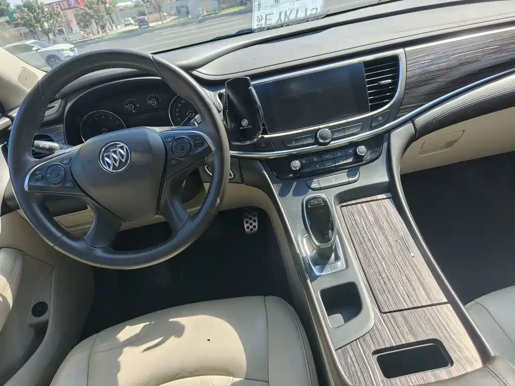 Buick LaCrosse — миниатюра 11