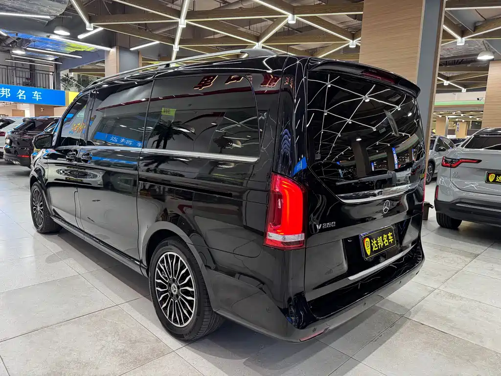 Mercedes-Benz V-Class — миниатюра 19