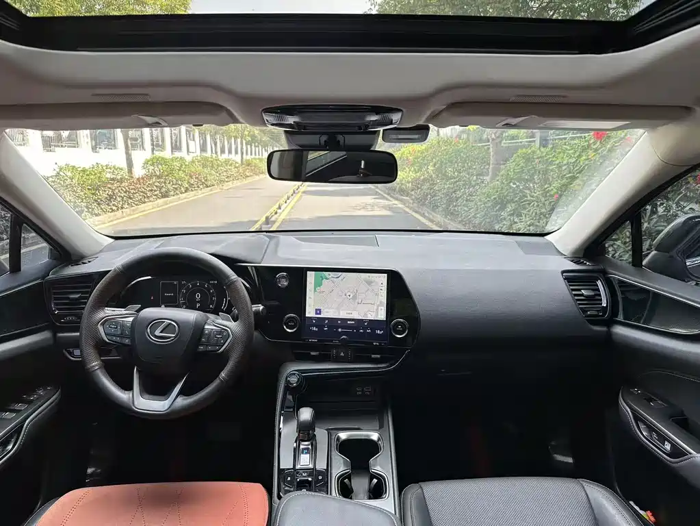 Lexus NX 2023 260