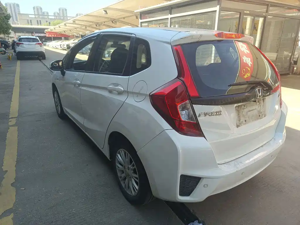 Honda Fit — миниатюра 9