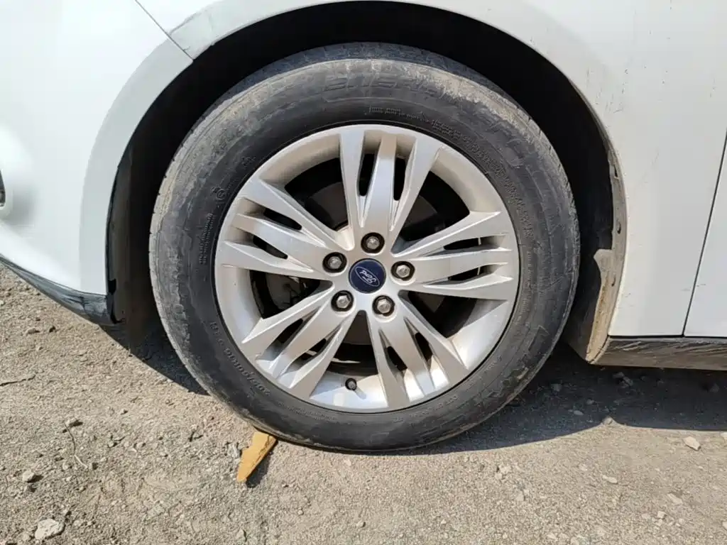 Ford Focus — миниатюра 23