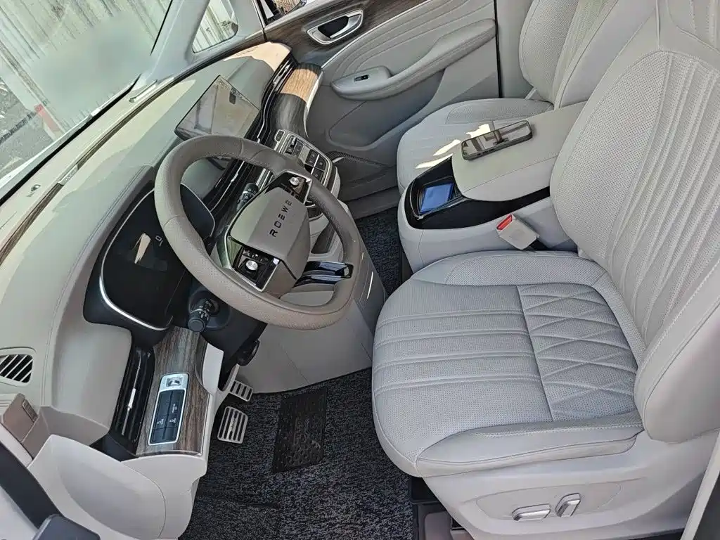 Roewe iMAX8 New Energy — миниатюра 16