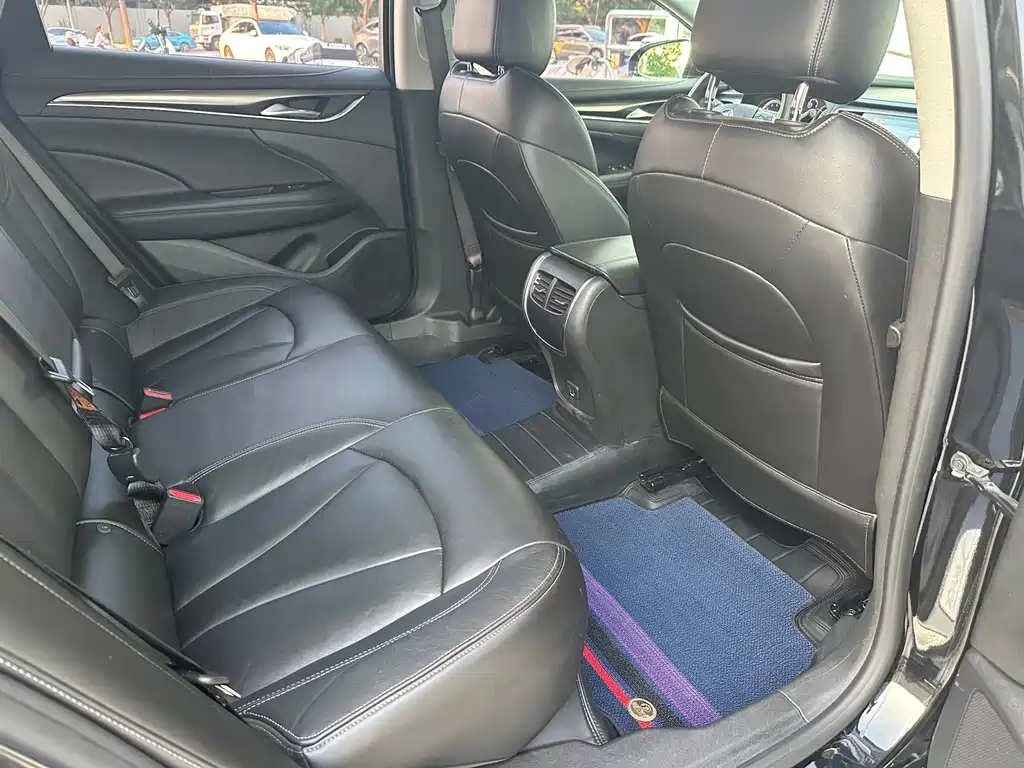 Buick LaCrosse — миниатюра 12