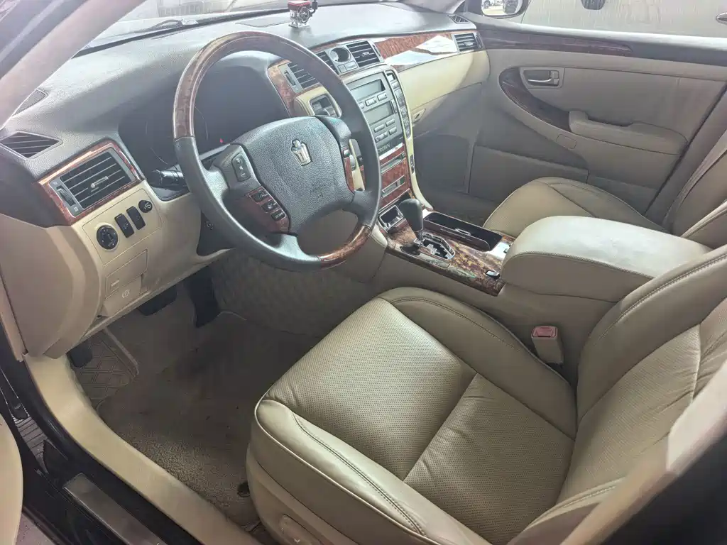 Toyota Crown — миниатюра 2