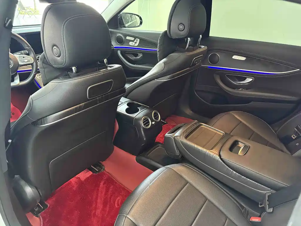 Mercedes-Benz E-Class — миниатюра 6