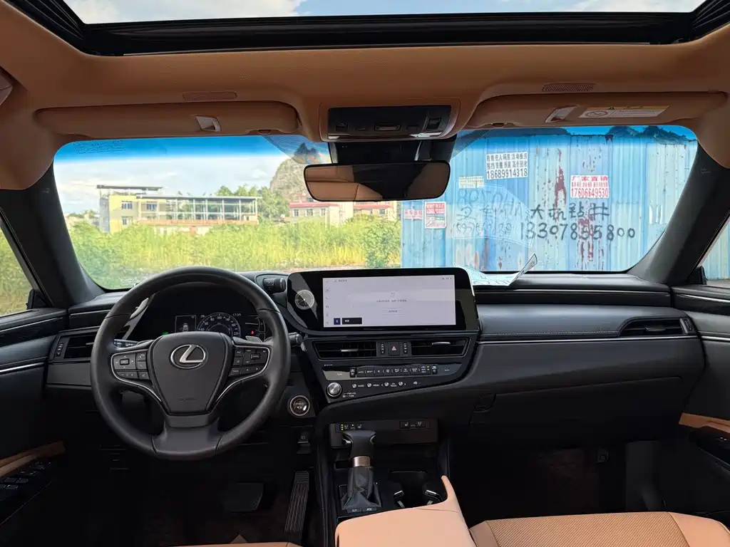 Lexus ES — миниатюра 8