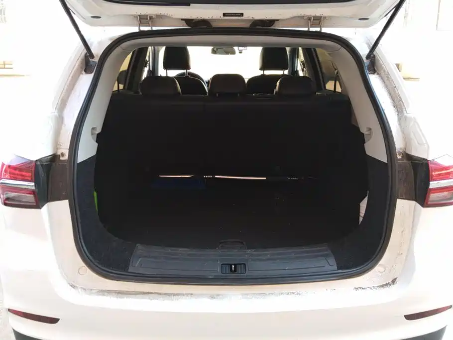 Roewe RX5 — миниатюра 4