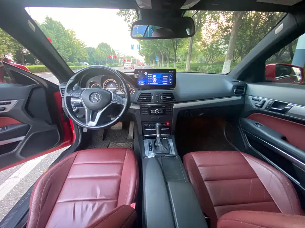 Mercedes-Benz E-Class (Import) — миниатюра 4