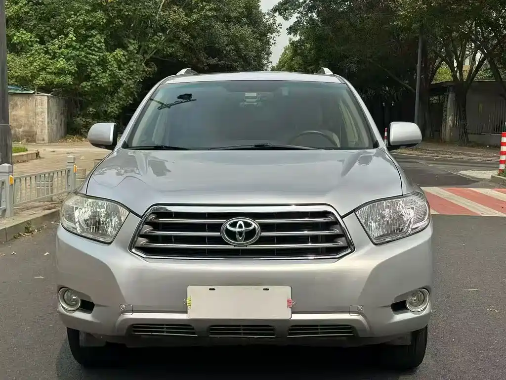 Toyota Highlander (Import) — миниатюра 2