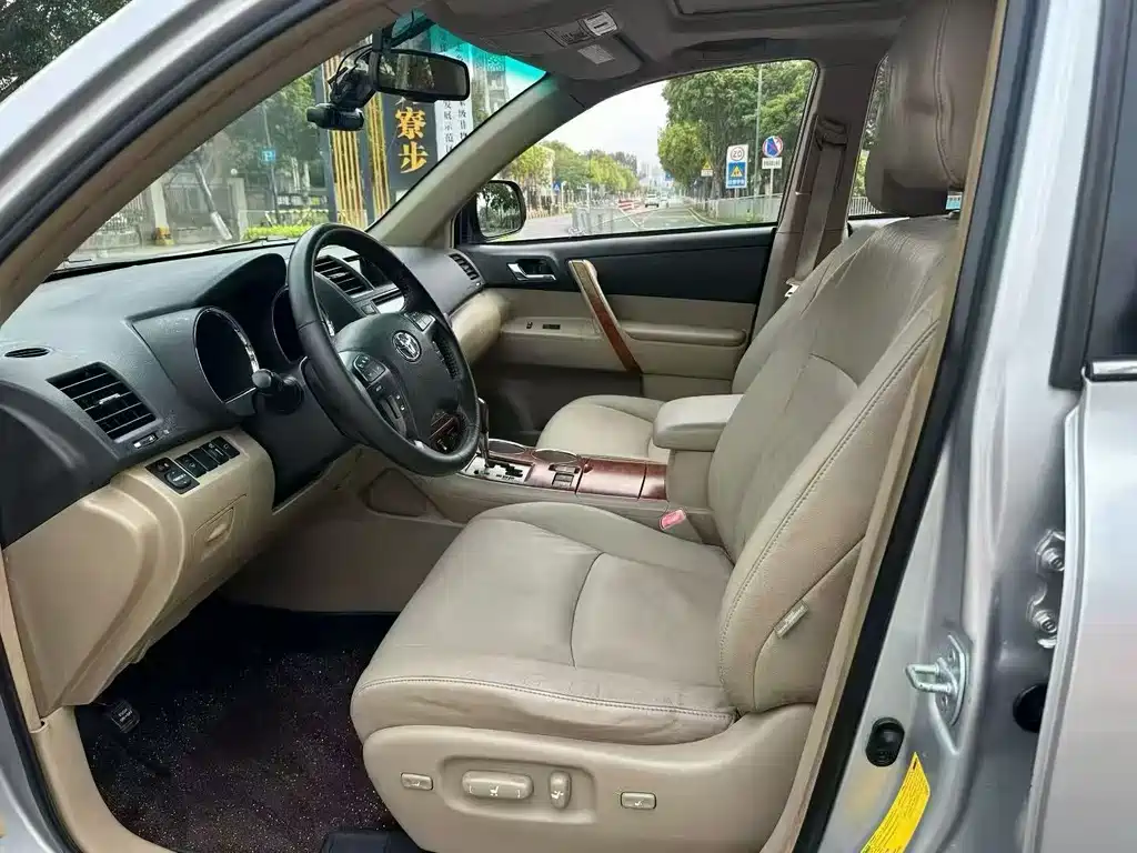Toyota Highlander (Import) — миниатюра 5