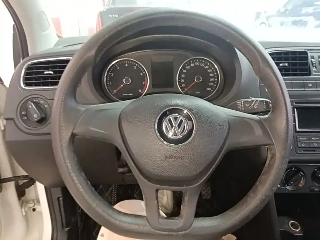 Volkswagen Polo — миниатюра 11