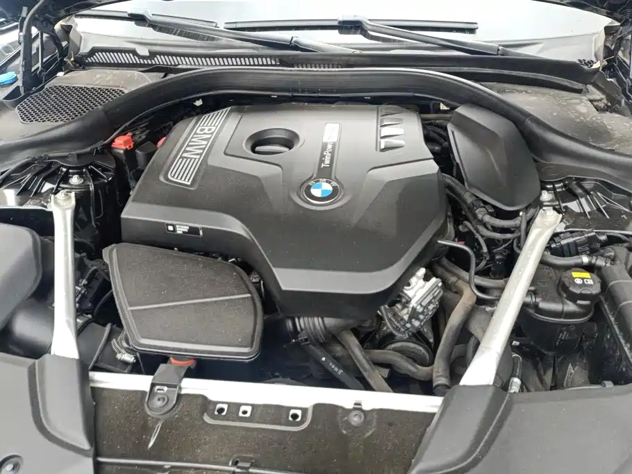 BMW 5 Series — миниатюра 10