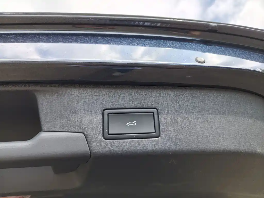 Volkswagen ID.6 Crozz — миниатюра 9