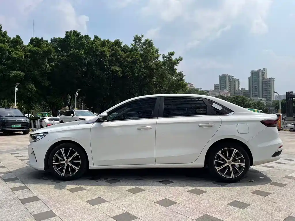 Geely Emgrand — миниатюра 4