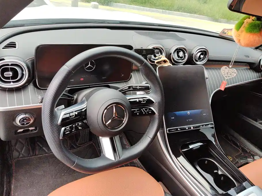 Mercedes-Benz C-Class — миниатюра 11