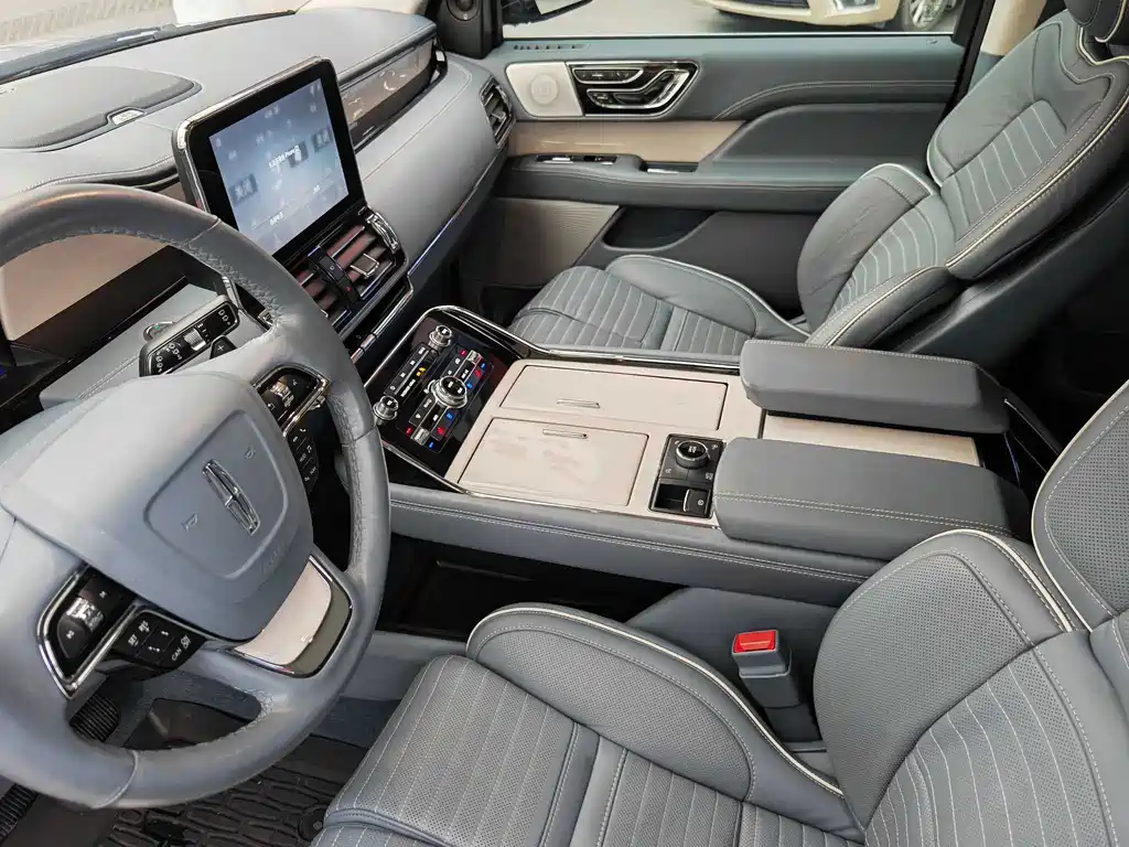 Lincoln Navigator — миниатюра 11