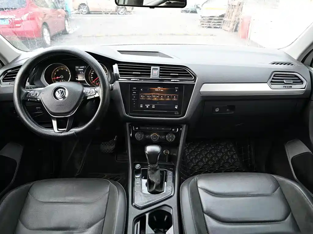 Volkswagen Tiguan L — миниатюра 3