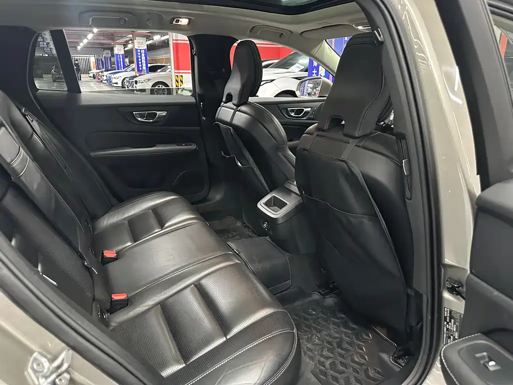 Volvo V60 — миниатюра 12