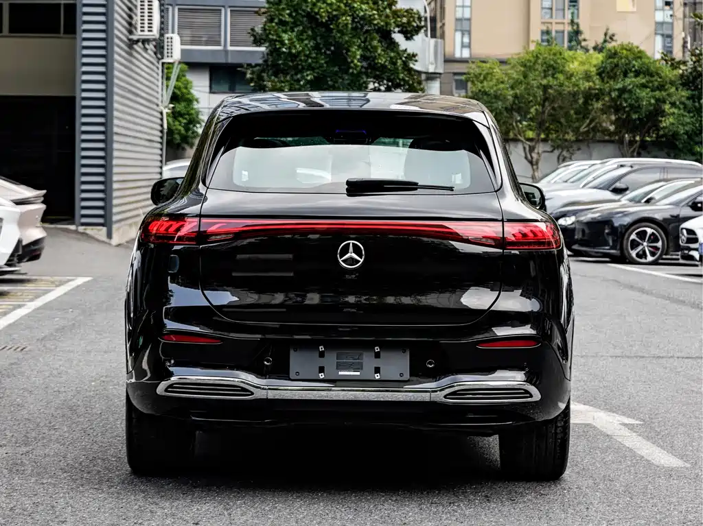 Mercedes-Benz EQS SUV — миниатюра 5