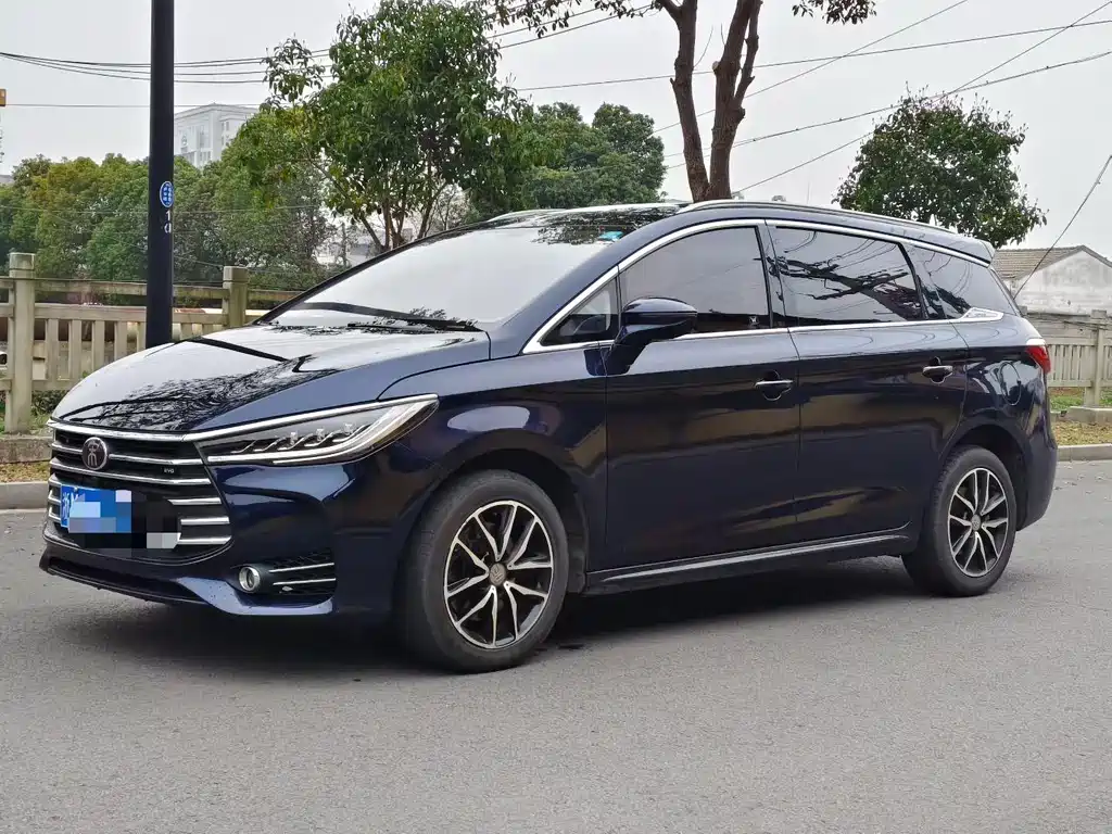 BYD MAX