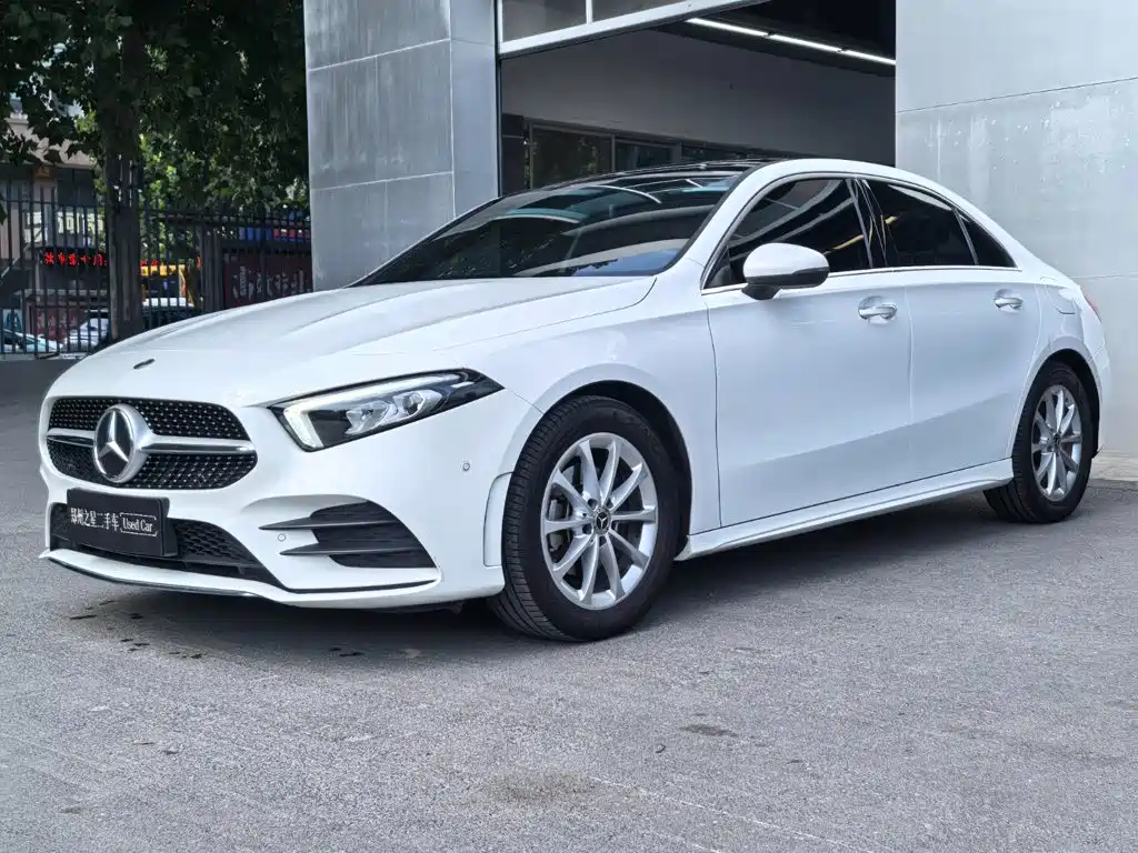 2023 Mercedes-Benz A-klasse - zdjęcie 1 z 11