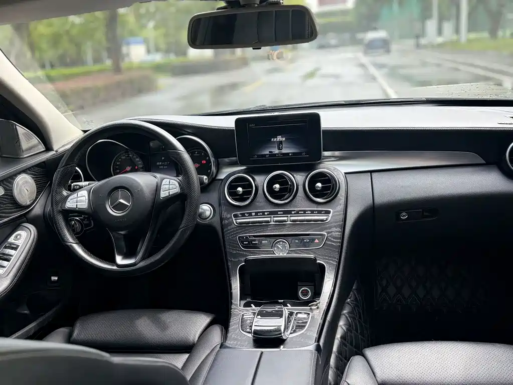 Mercedes-Benz C-Class — миниатюра 8