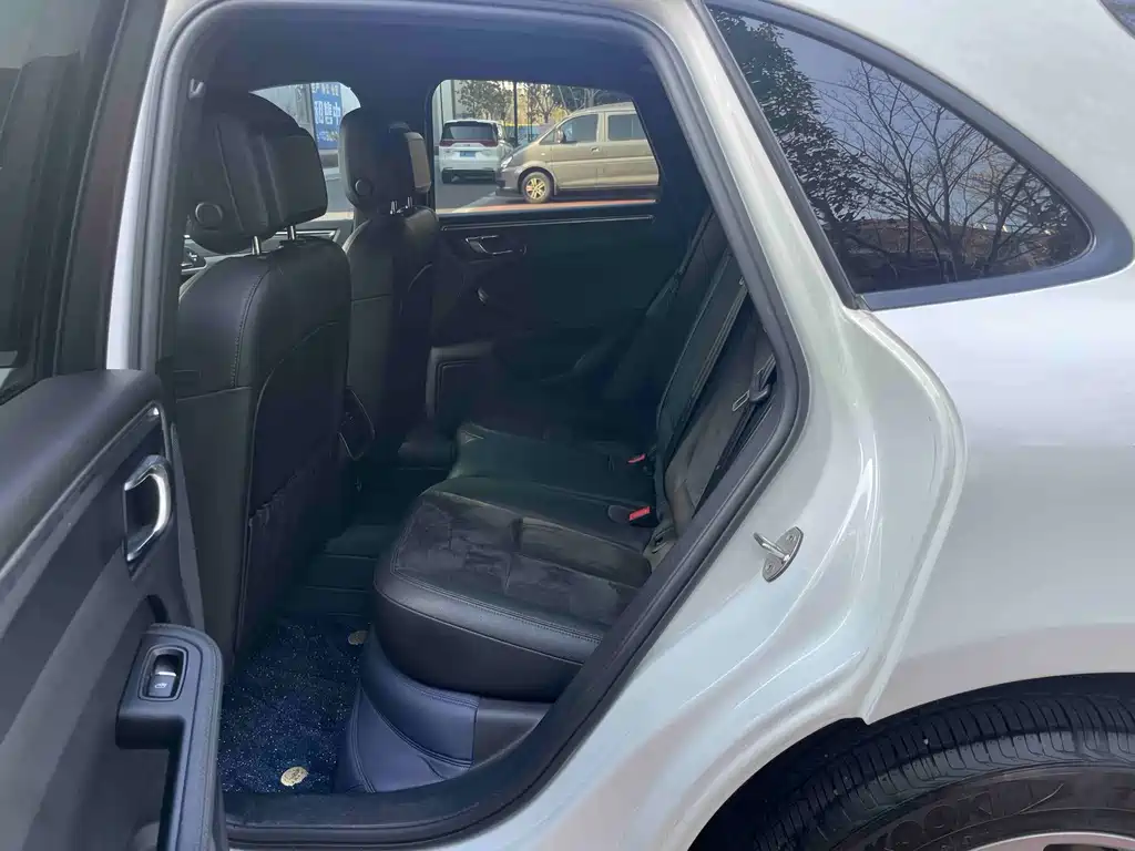 Porsche Macan — миниатюра 13