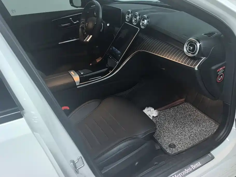 Mercedes-Benz C-Class — миниатюра 8