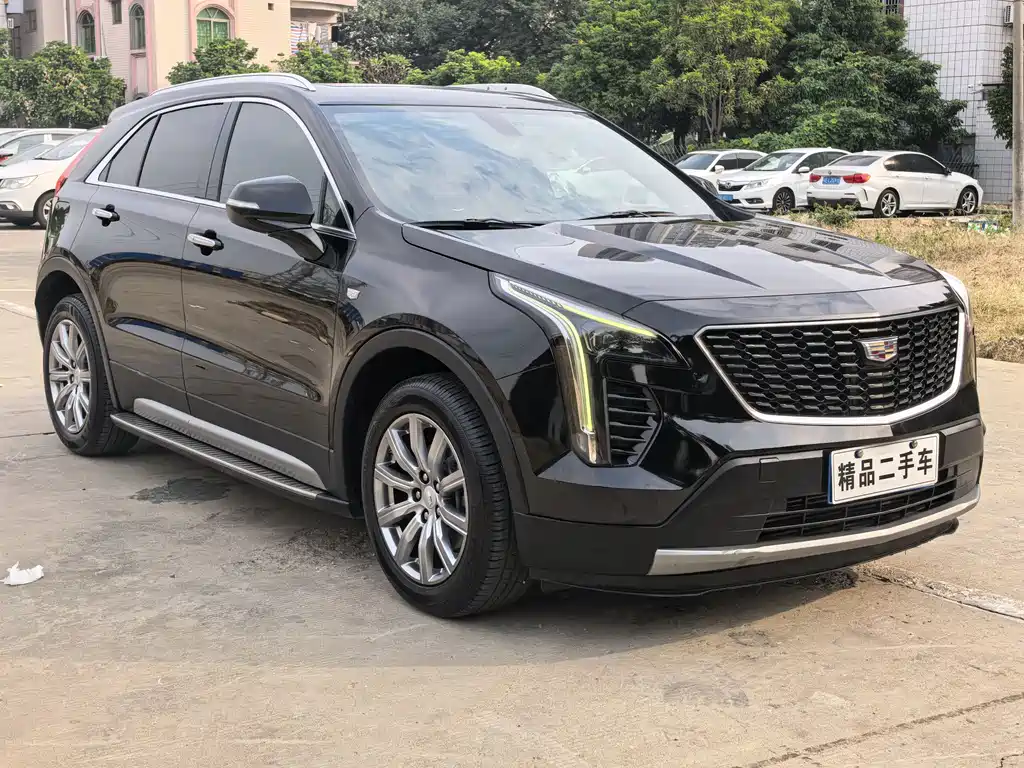 CADILLAC XT4