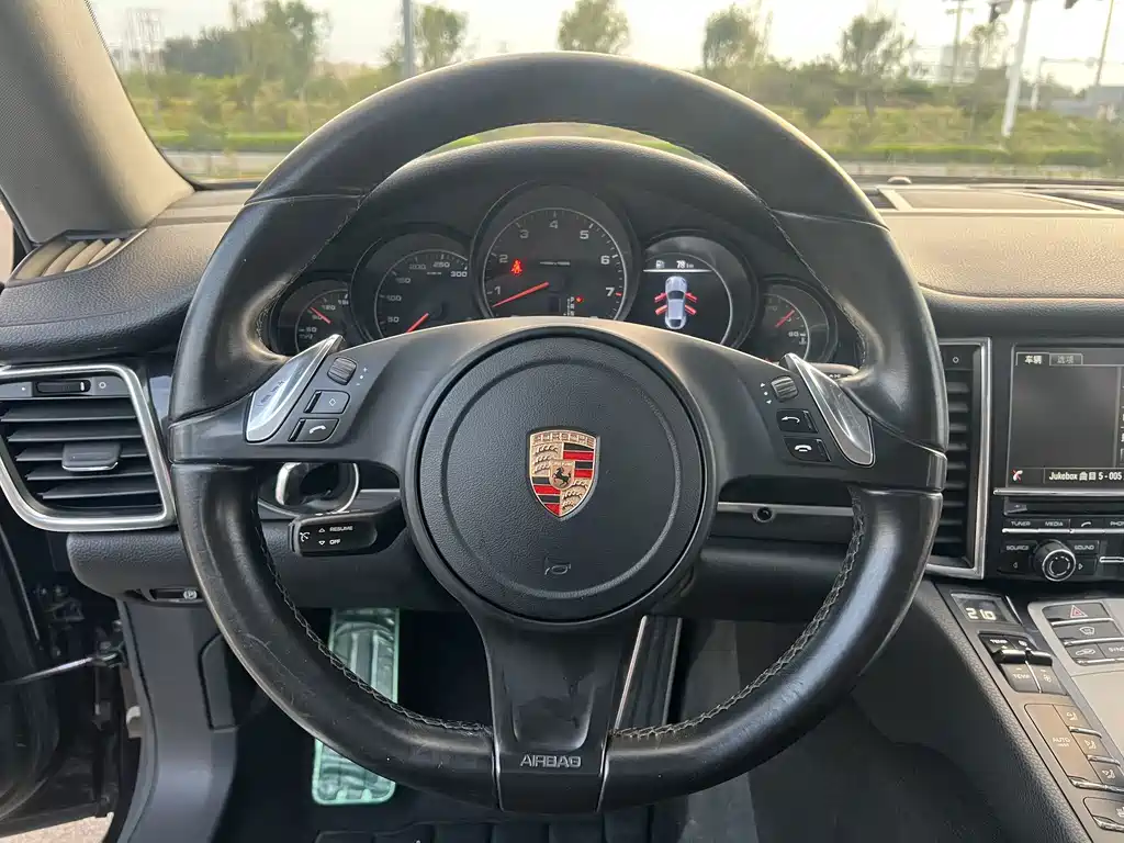 Porsche Panamera — миниатюра 10