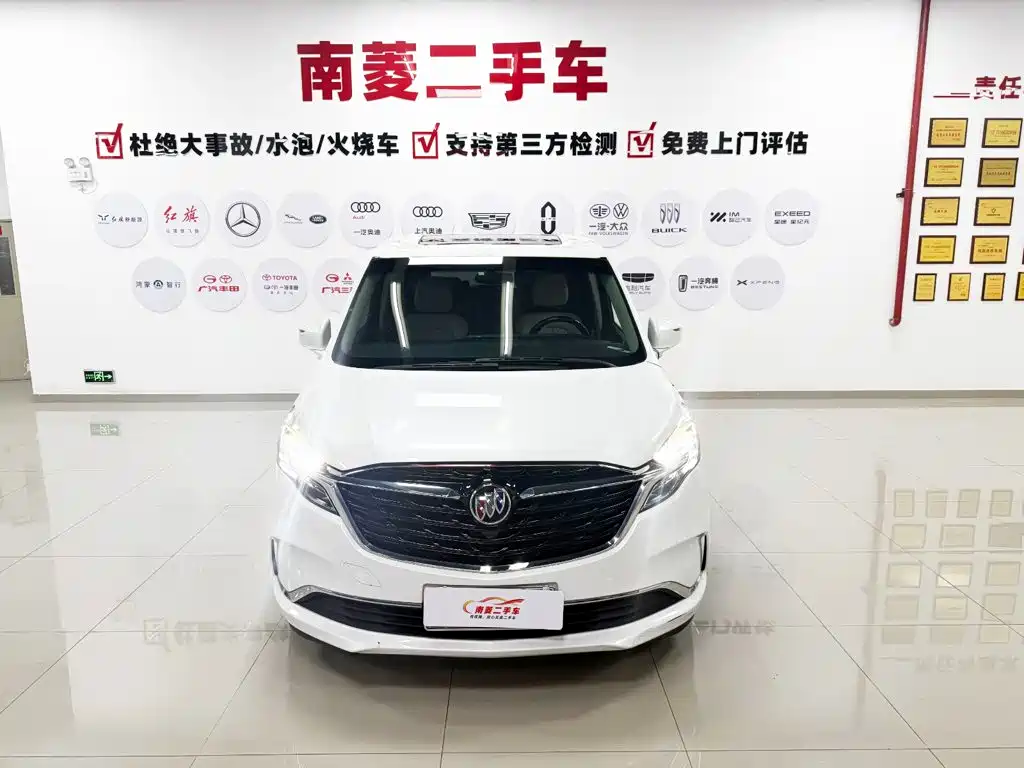 Buick GL8 — миниатюра 2