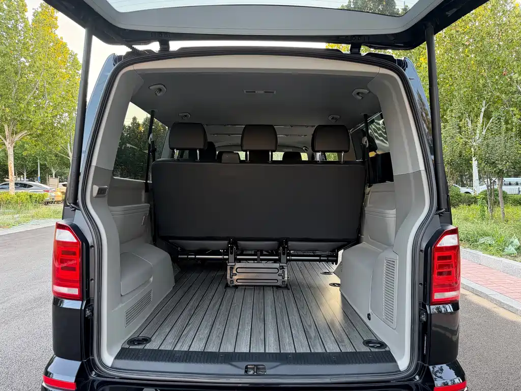 Volkswagen Caravelle — миниатюра 17