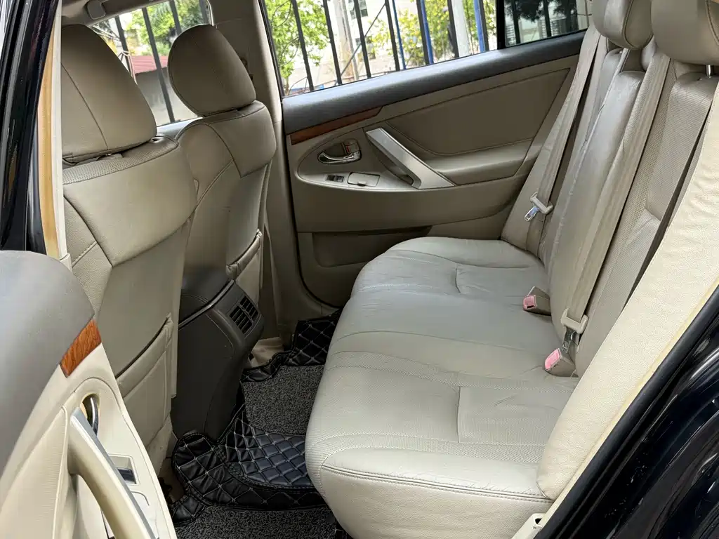 Toyota Camry — миниатюра 9