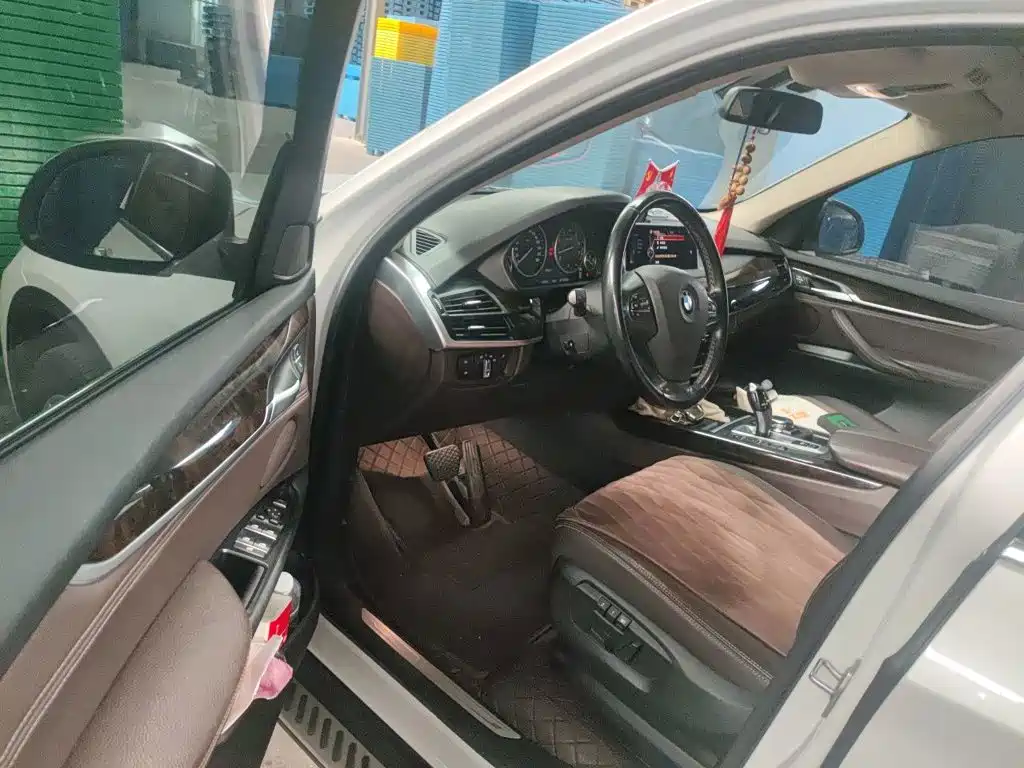 BMW X5 (Import) — миниатюра 12