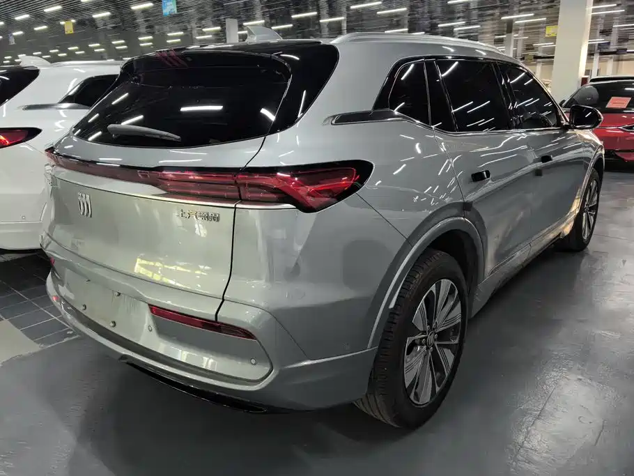 Buick E5 — миниатюра 3