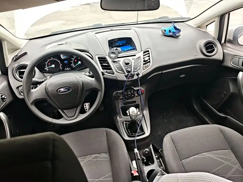 Ford Fiesta 2013 1.5L MT