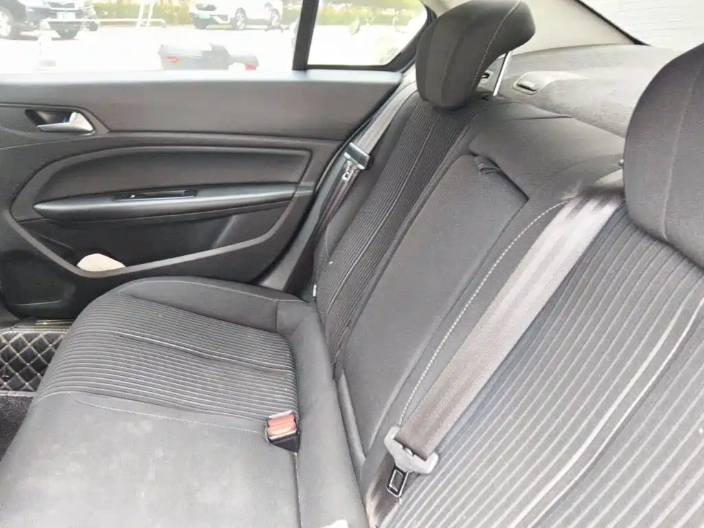 Peugeot 408 — миниатюра 18