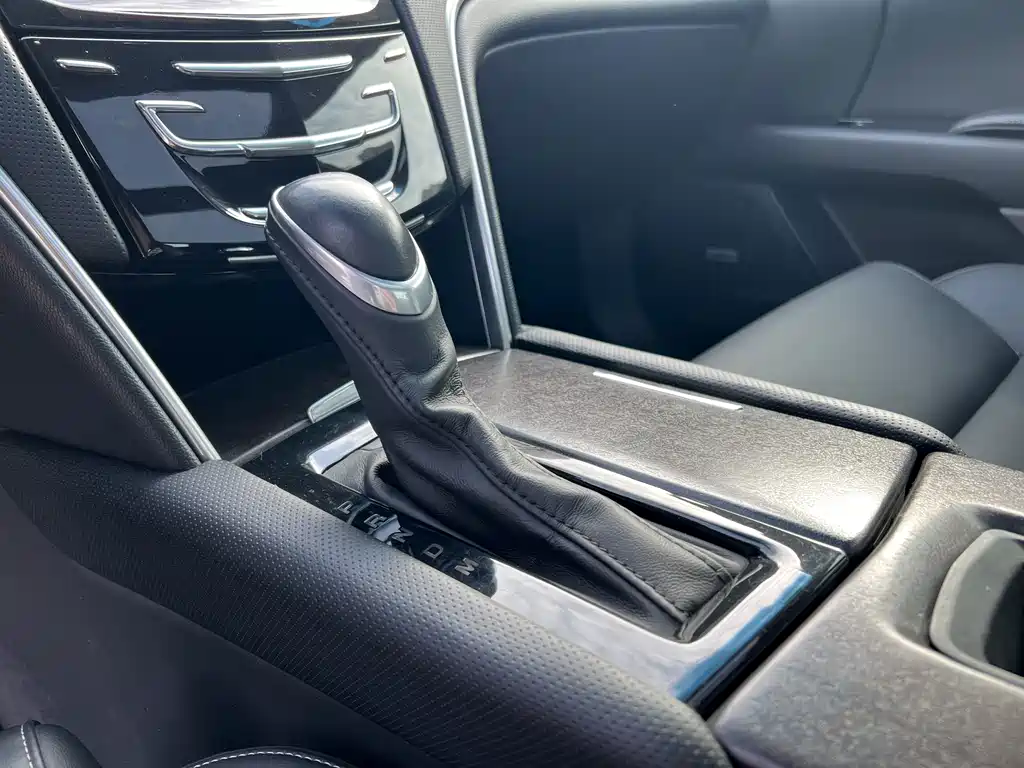 Cadillac XTS — миниатюра 12