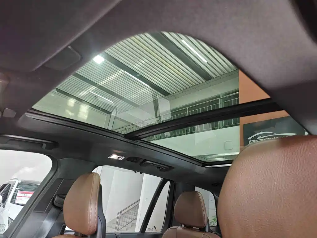 Volvo XC90 — миниатюра 10