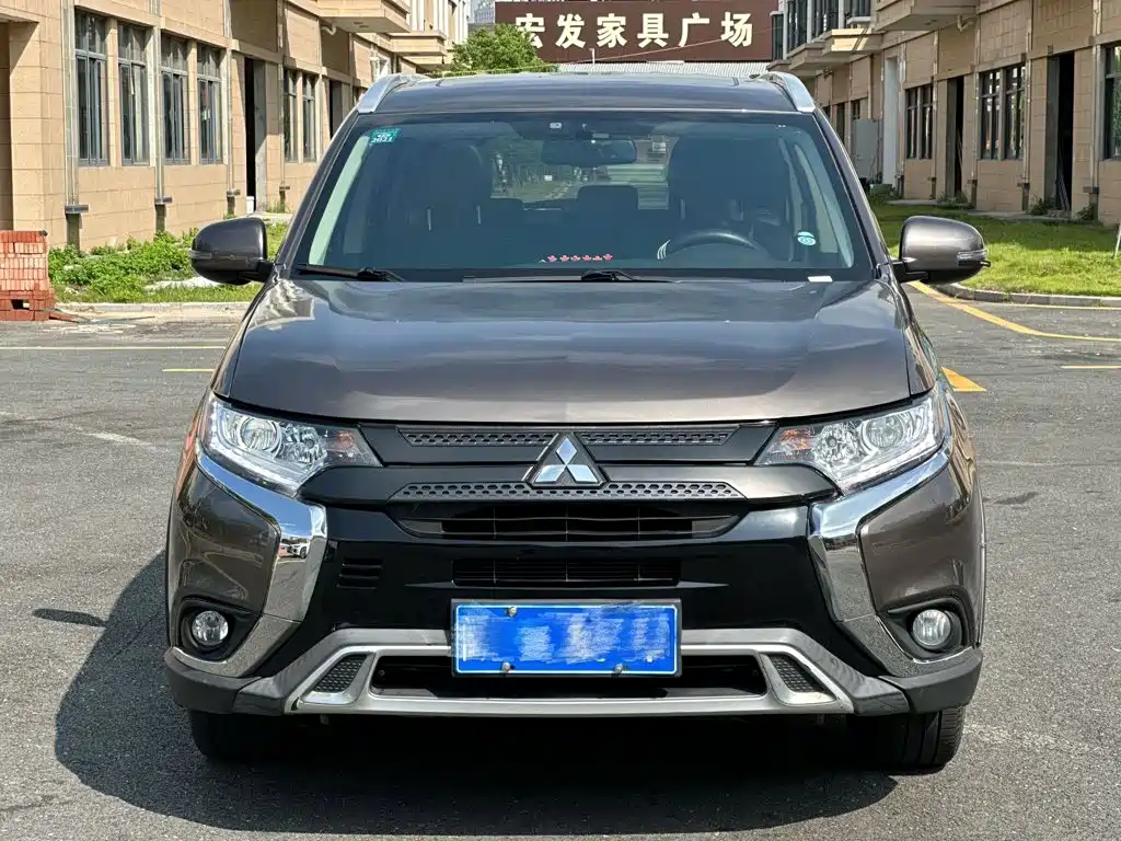 Mitsubishi Outlander — миниатюра 4