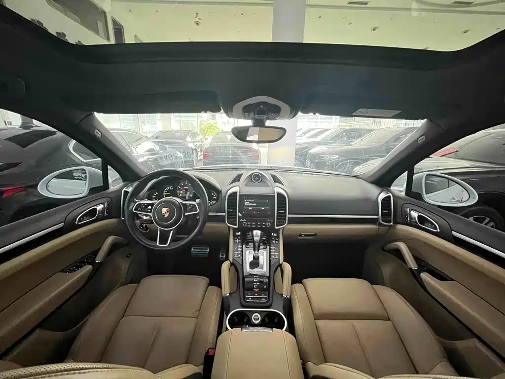 Porsche Cayenne Hybrid — миниатюра 11