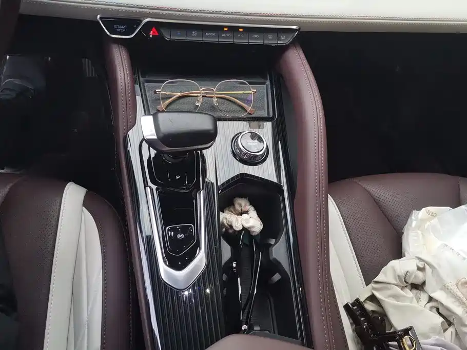 Geely Xingyue L — миниатюра 16