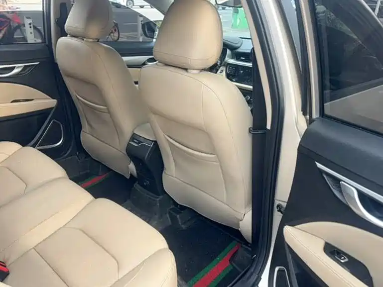 Geely Emgrand — миниатюра 9