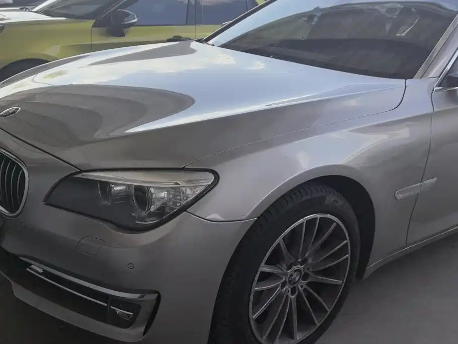 BMW 7 Series — миниатюра 2