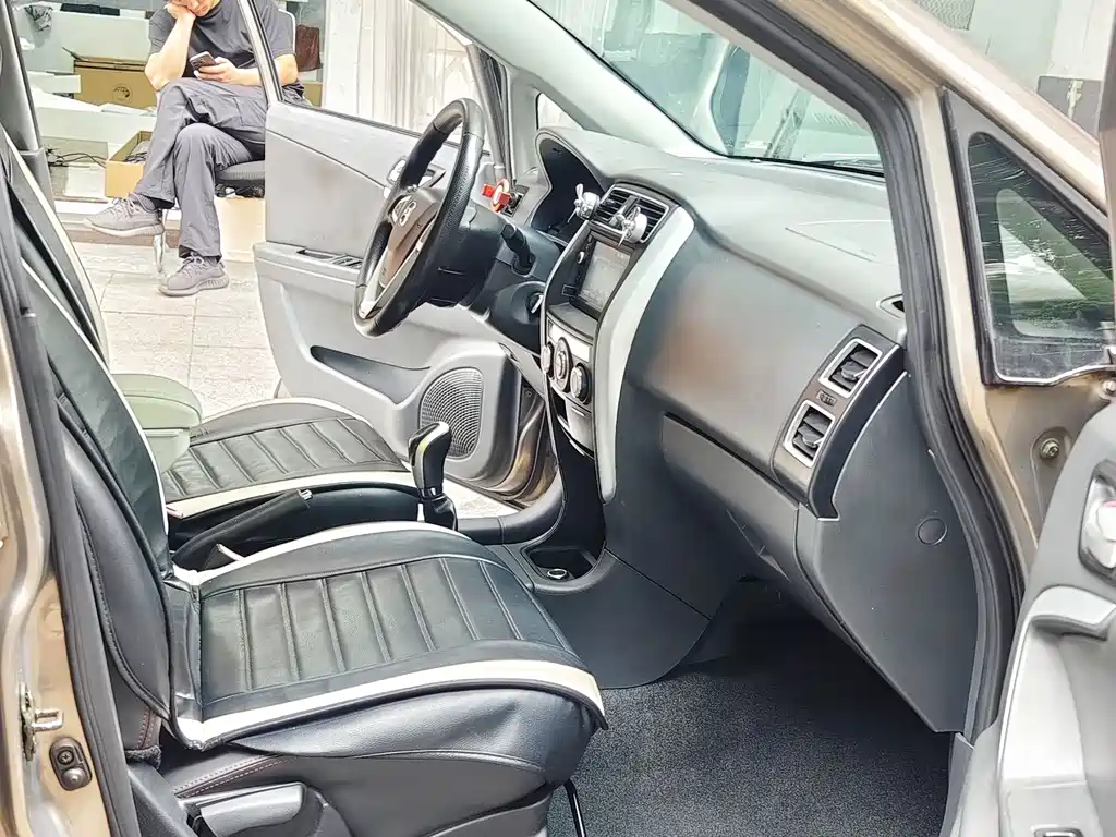 Suzuki Liana A6 — миниатюра 6