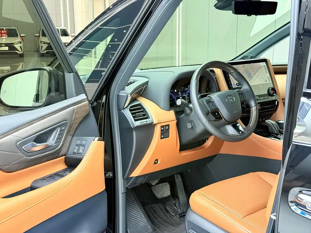 Toyota Alphard — миниатюра 4