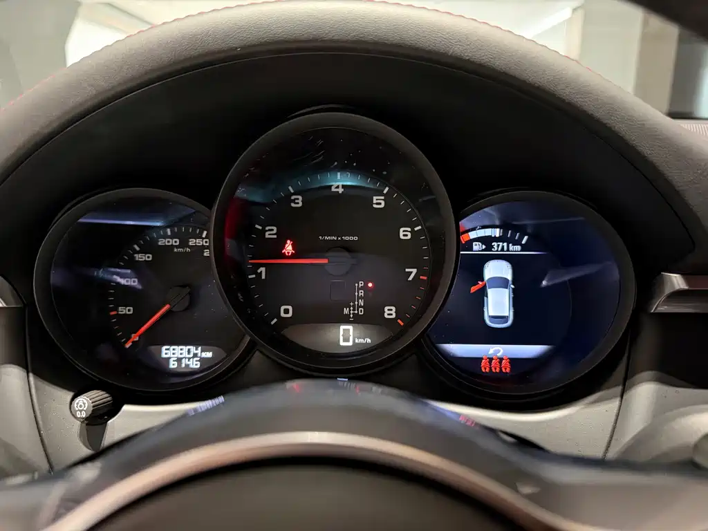 Porsche Macan — миниатюра 16