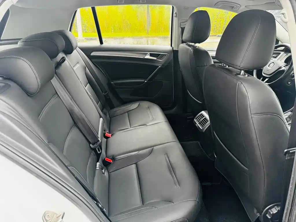 Volkswagen Golf 2016 230TSI AT Comfort